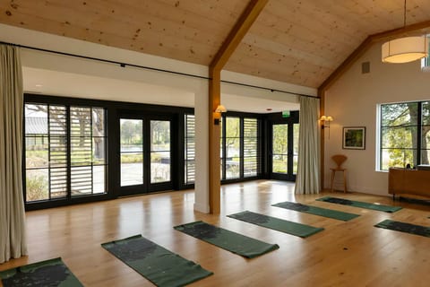 Candlelight Sound Bath at Oakencroft Farm & Winery