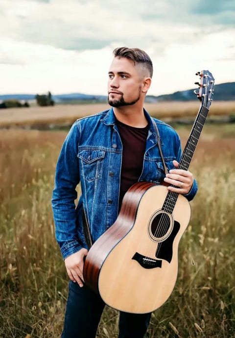 Music In The Mountains with Blake Esse at Ducard
