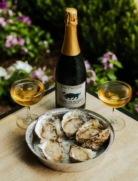 Virginia Oyster & Wine with Live Music: Sue Harlow