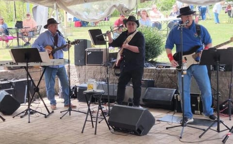 Wine Down Wednesday – South Canal Street Band at Keswick Vineyards